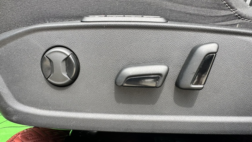 Volkswagen Golf 2022 car image #11