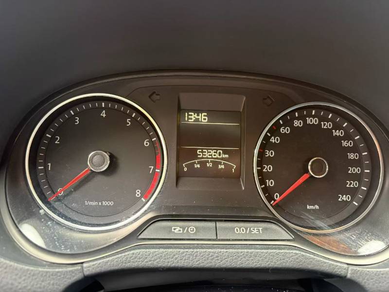 Volkswagen Polo 2015 car image #3