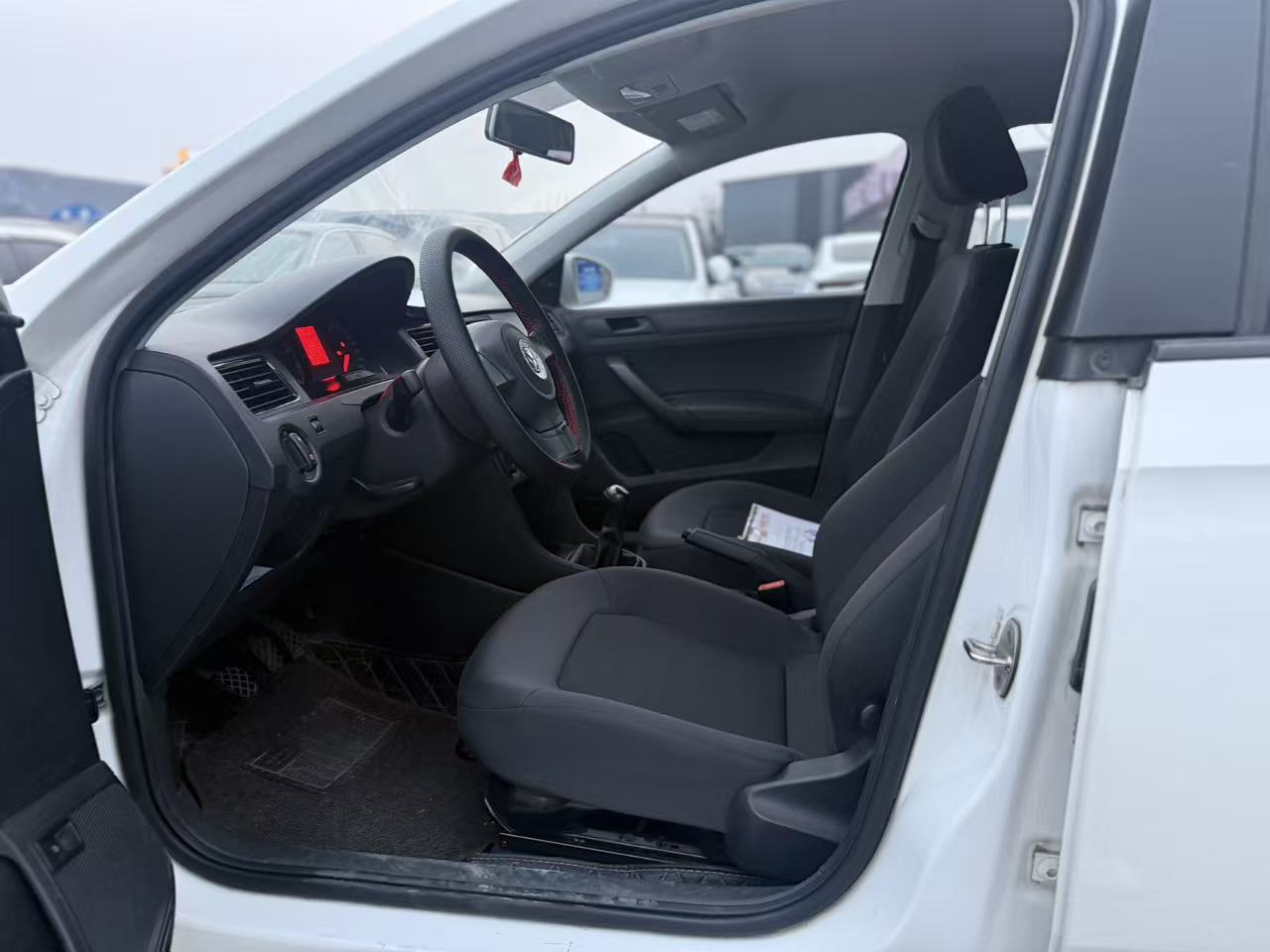 Volkswagen Santana 2017 car image #10