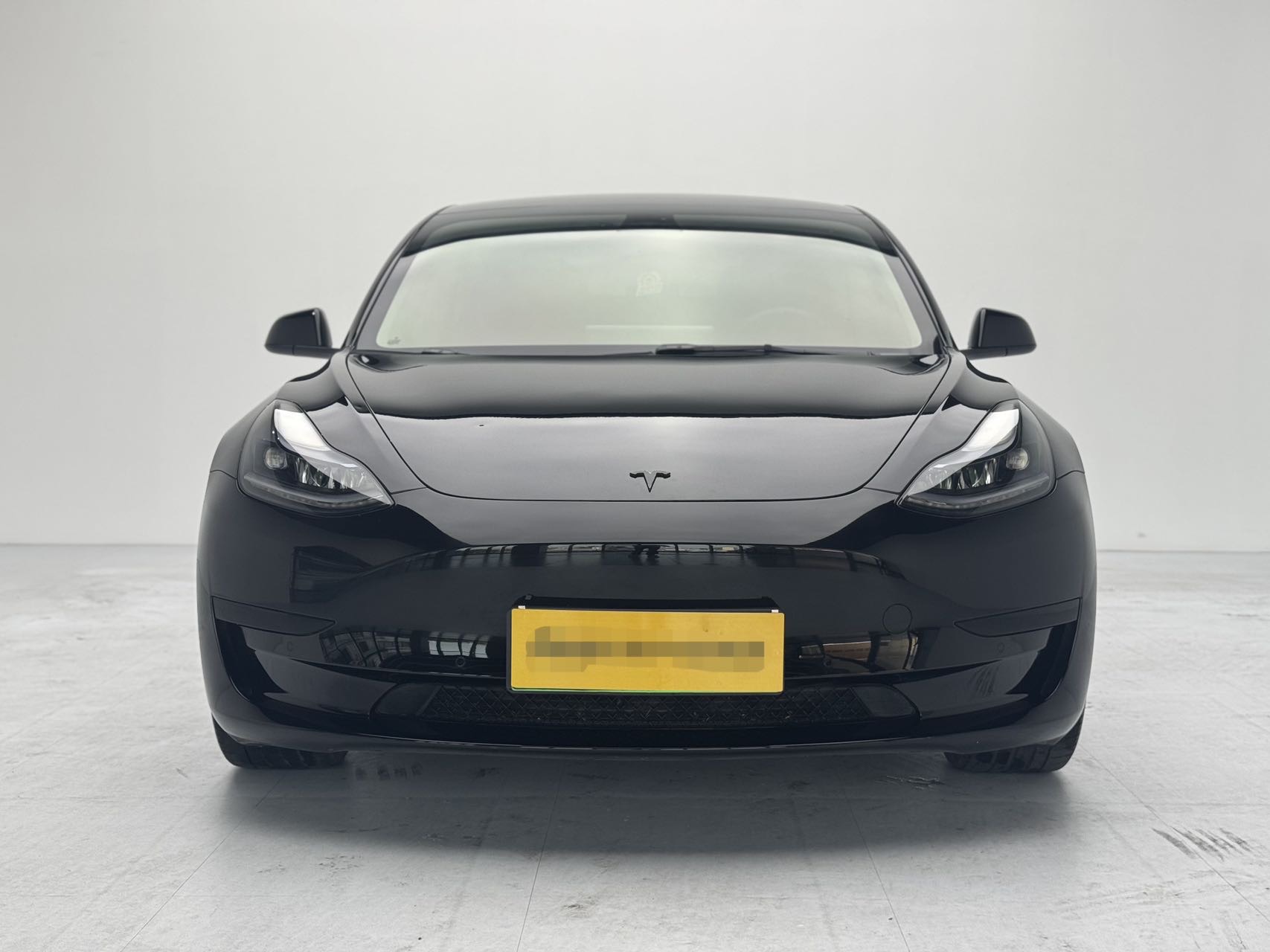 Tesla Model 3 2023 car image #2