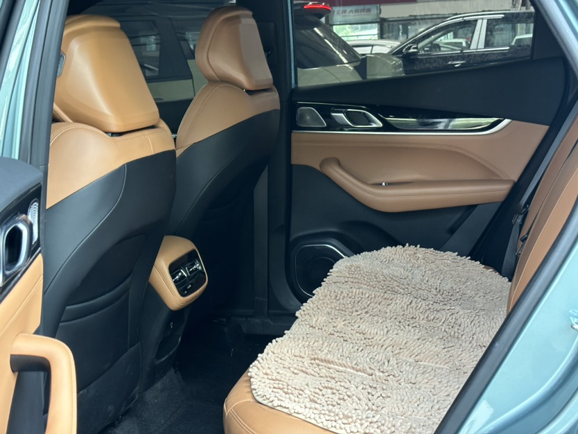 GEELY Boyue L 2025 car image #5