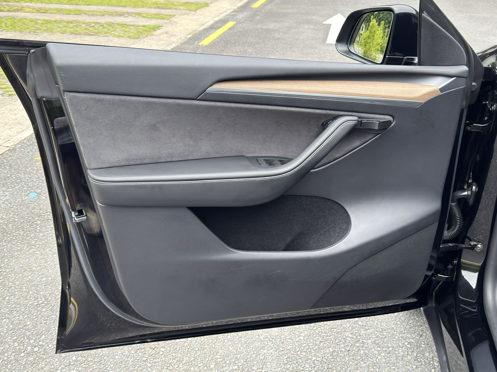 Tesla Model Y 2022 car image #4