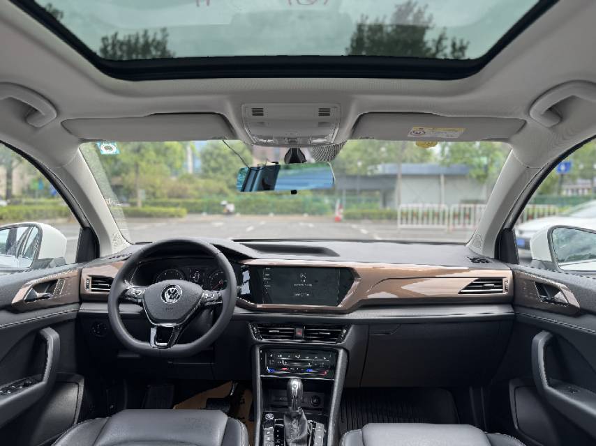 Volkswagen Tharu 2021 #8 Volkswagen Tharu 2021 car image #8