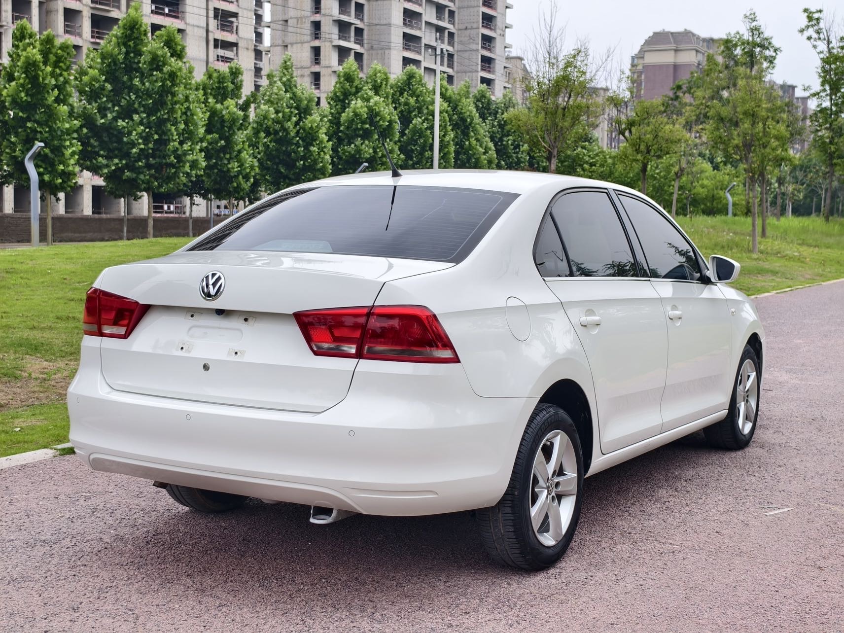 Volkswagen Santana 2016 car image #10