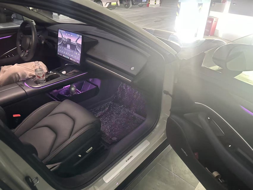 MI SU7 2025 immagine di auto #2