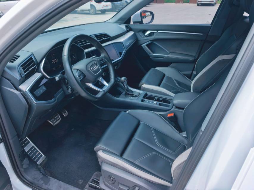 Audi Q3 2026 car image #4