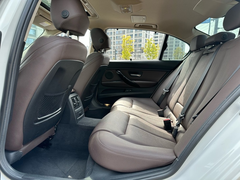 BMW 3 Series 2018 #7 BMW 3 Series 2018 car image #7