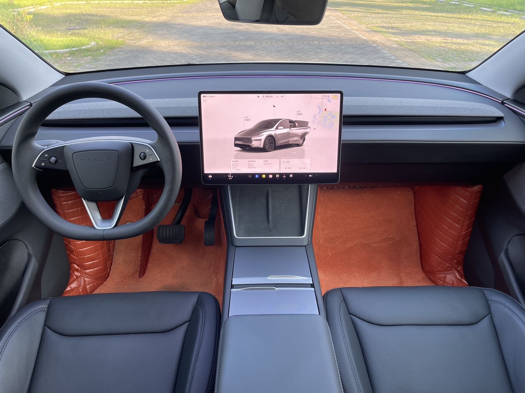 Tesla Model Y 2025 car image #11