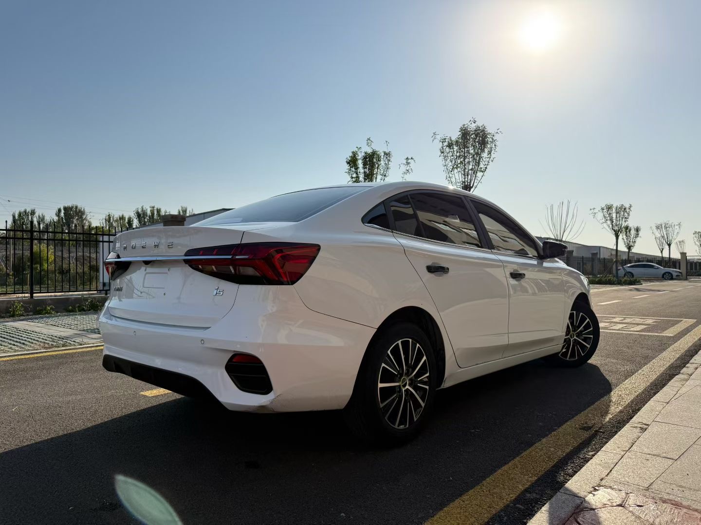 Roewe i5 2023 изображение автомобиля #7
