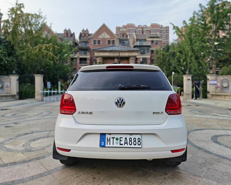 Volkswagen Polo 2014 car image #8