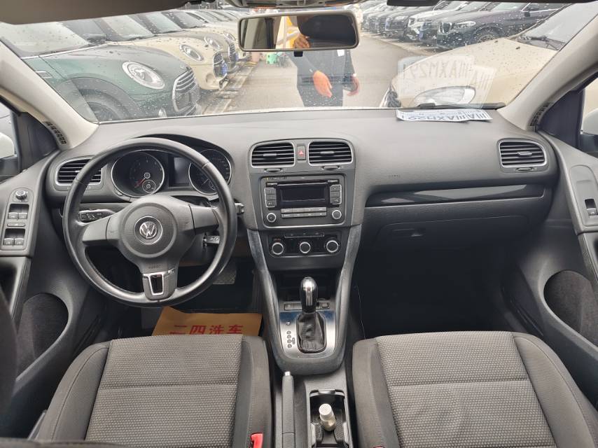 Volkswagen Golf 2012 car image #4