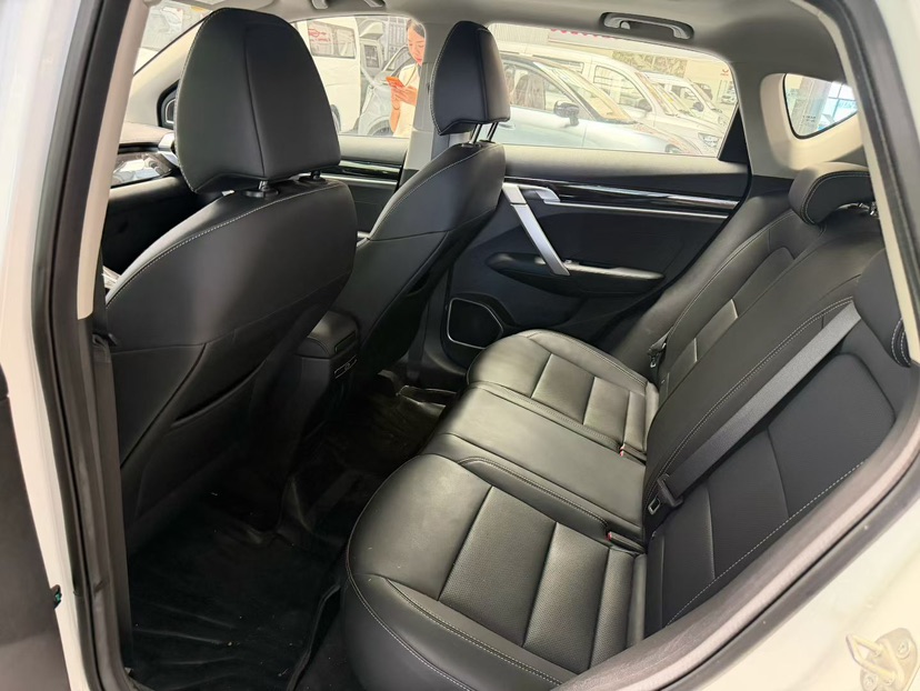 GEELY Coolray 2025 car image #3