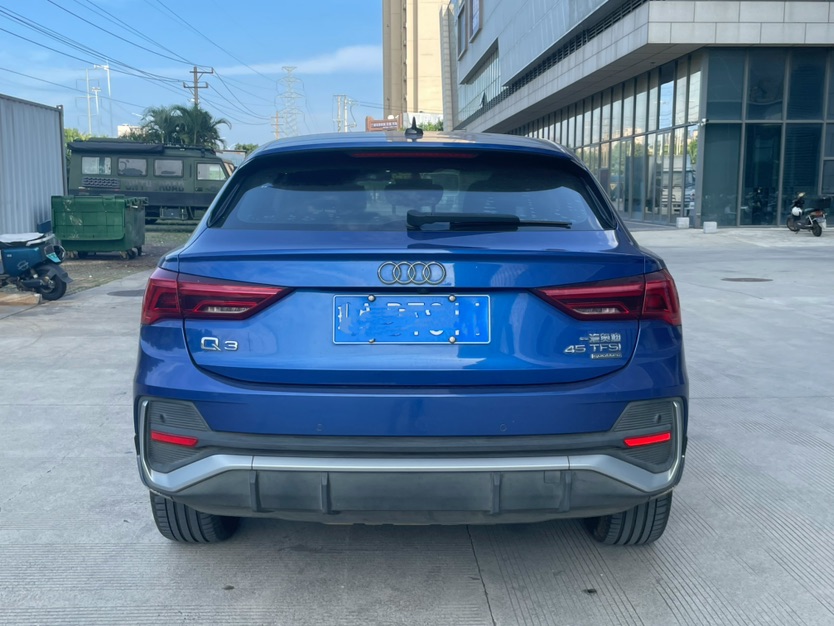 Audi Q3 2021 car image #4