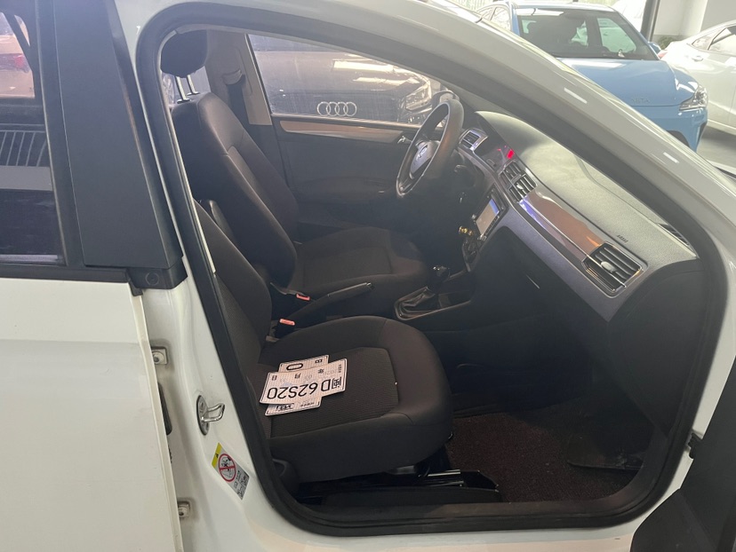 Volkswagen Santana 2017 car image #6