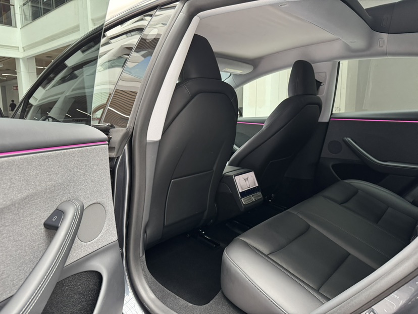 Tesla Model 3 2025 car image #11