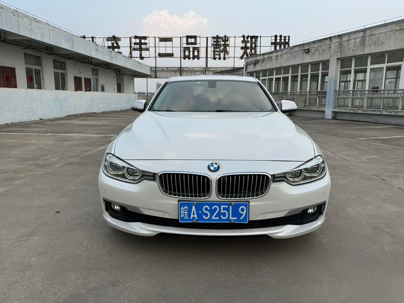 BMW 3 Series 2019 car image #2