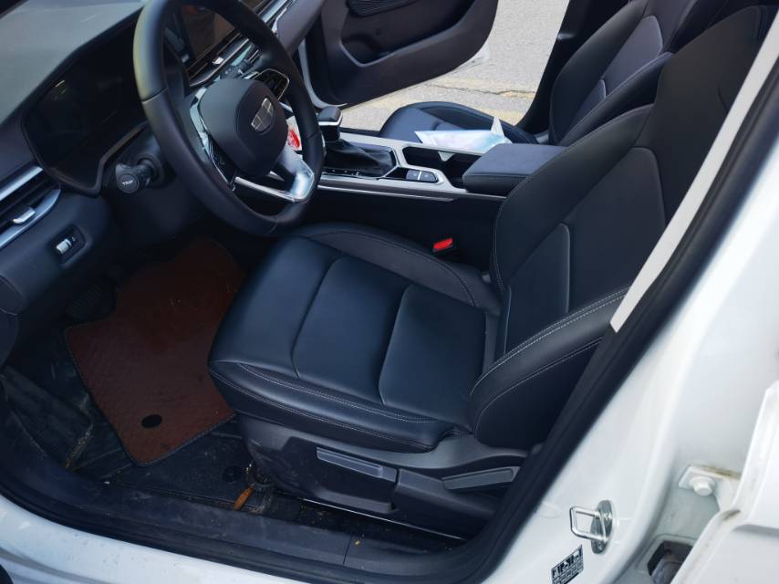 GEELY Emgrand 2025 #4 GEELY Emgrand 2025 صورة سيارة #4