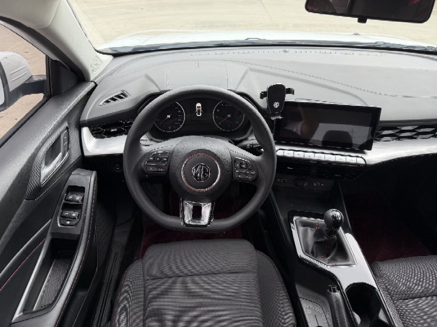 MG 5 2025 imagen de coche #6