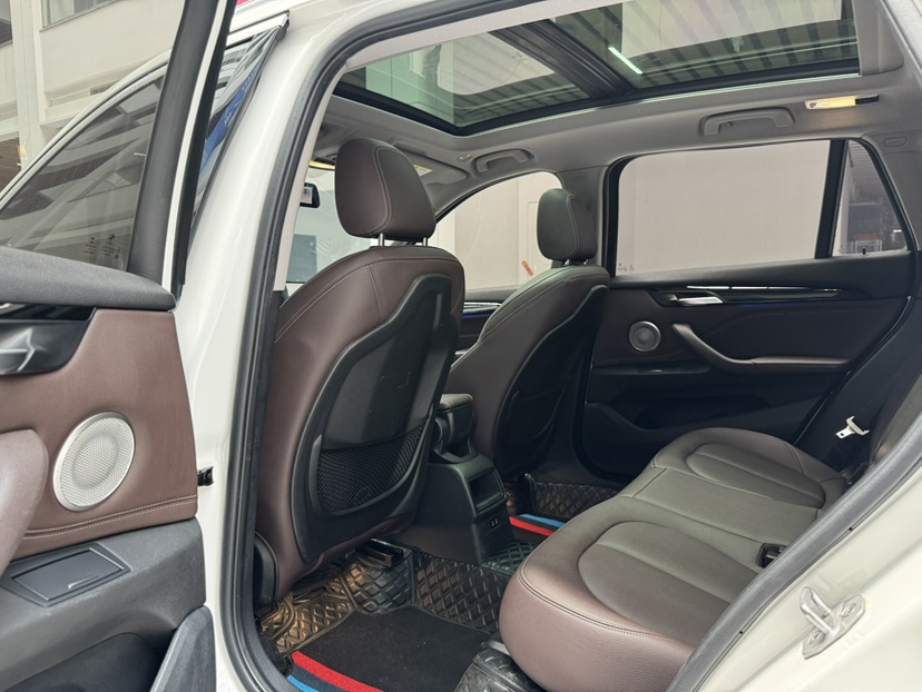 BMW X1 2021 car image #12