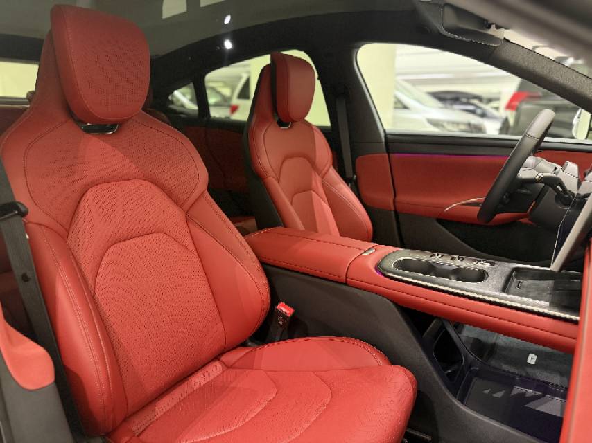 MI SU7 2024 immagine di auto #11