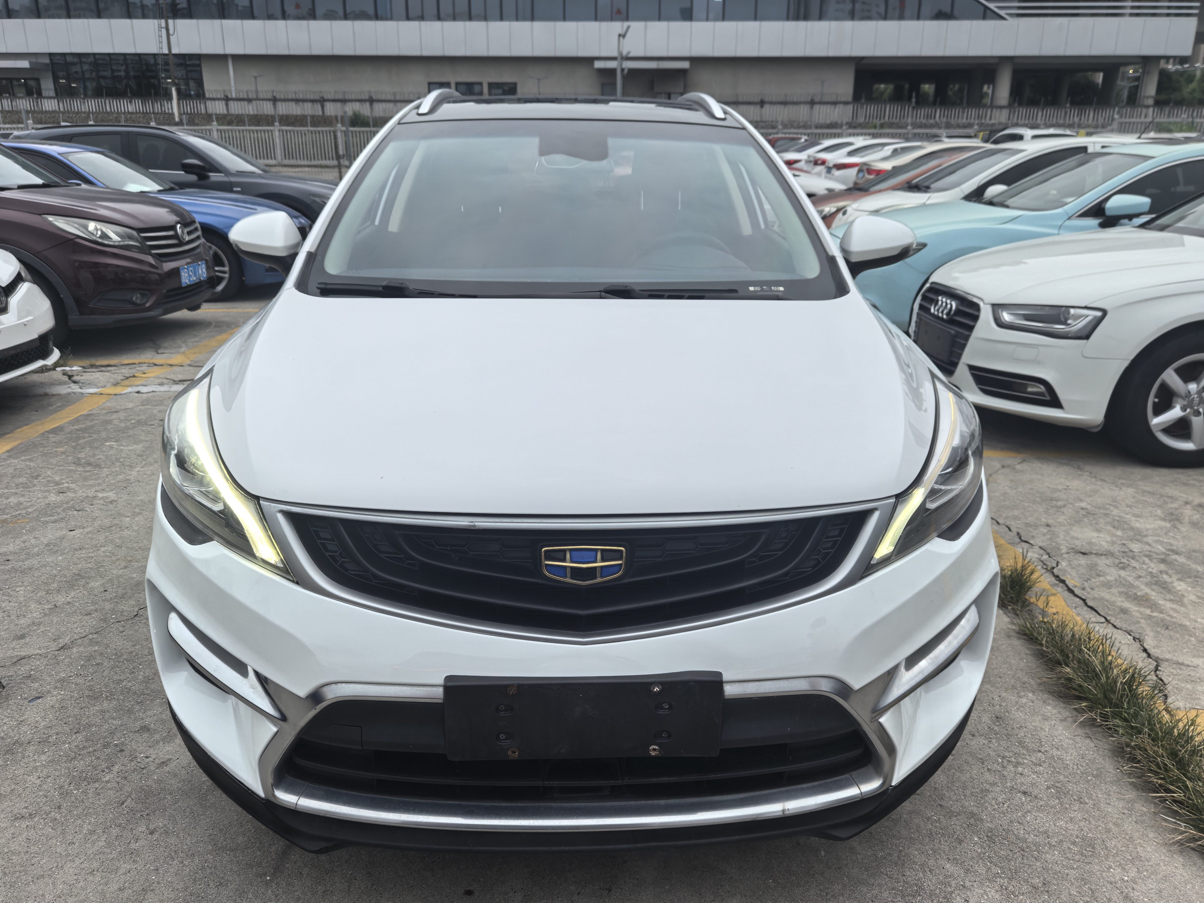 GEELY Emgrand GS 2019 car image #2