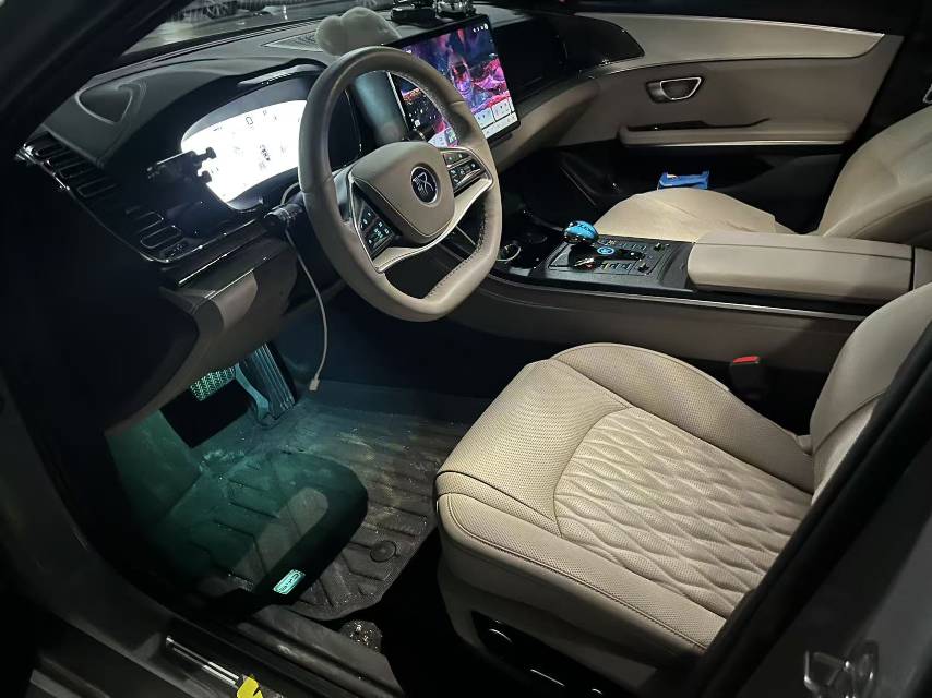 BYD Han 2025 car image #6