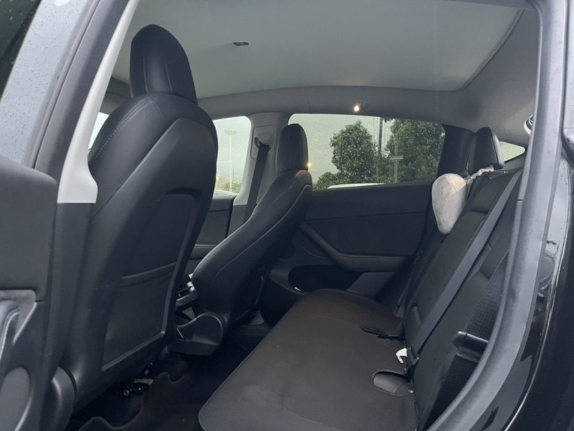 Tesla Model Y 2021 car image #6