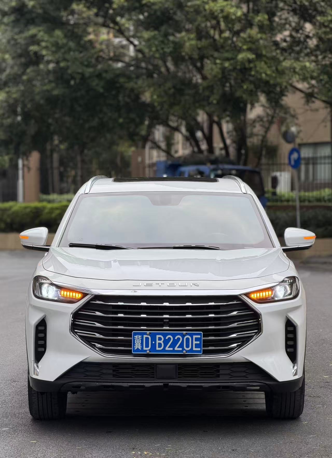 Jetour X70 PLUS 2022 car image #2