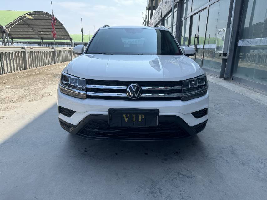 Volkswagen Tharu 2023 car image #2