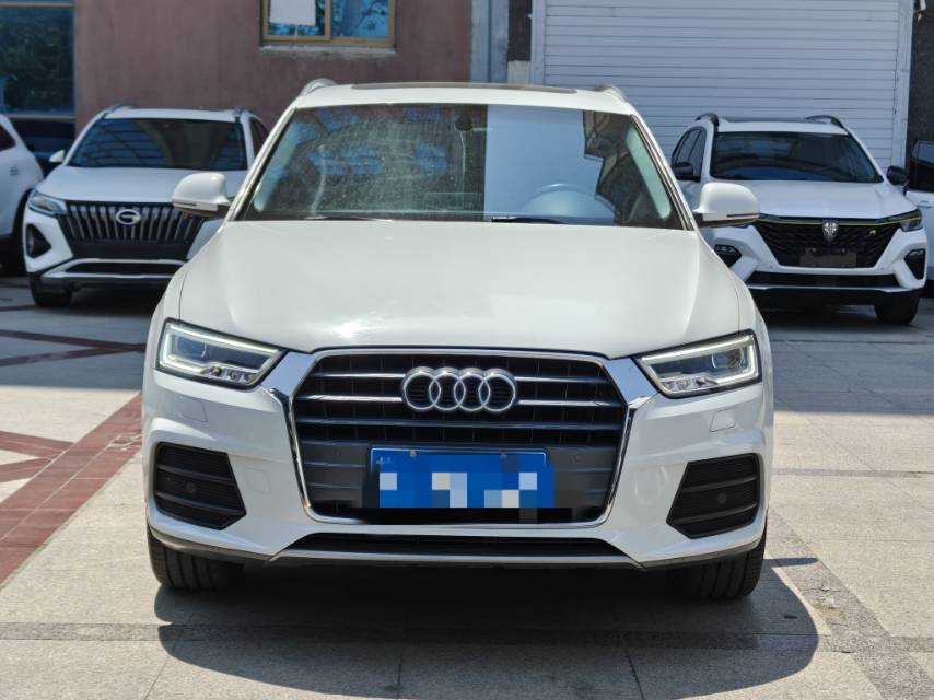 Audi Q3 2019 car image #2