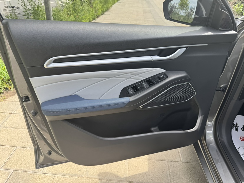GEELY Emgrand 2021 car image #7