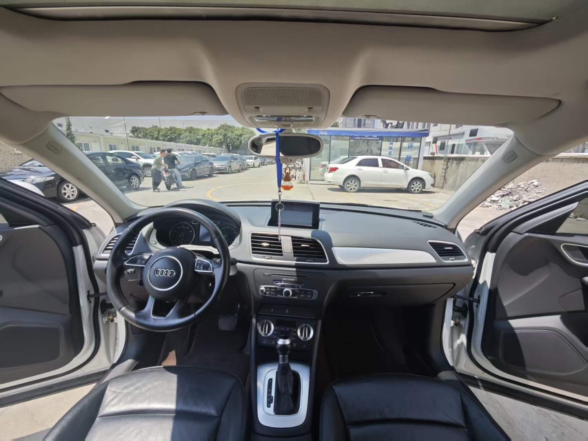 Audi Q3 2013 car image #6