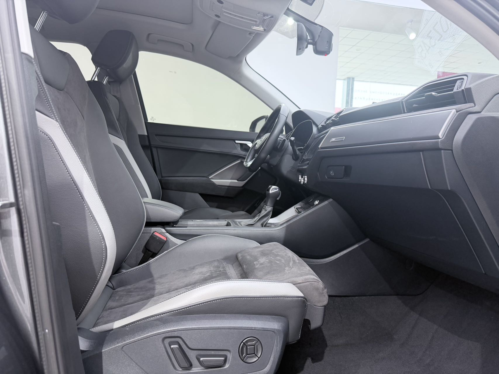 Audi Q3 2022 #8 Audi Q3 2022 car image #8