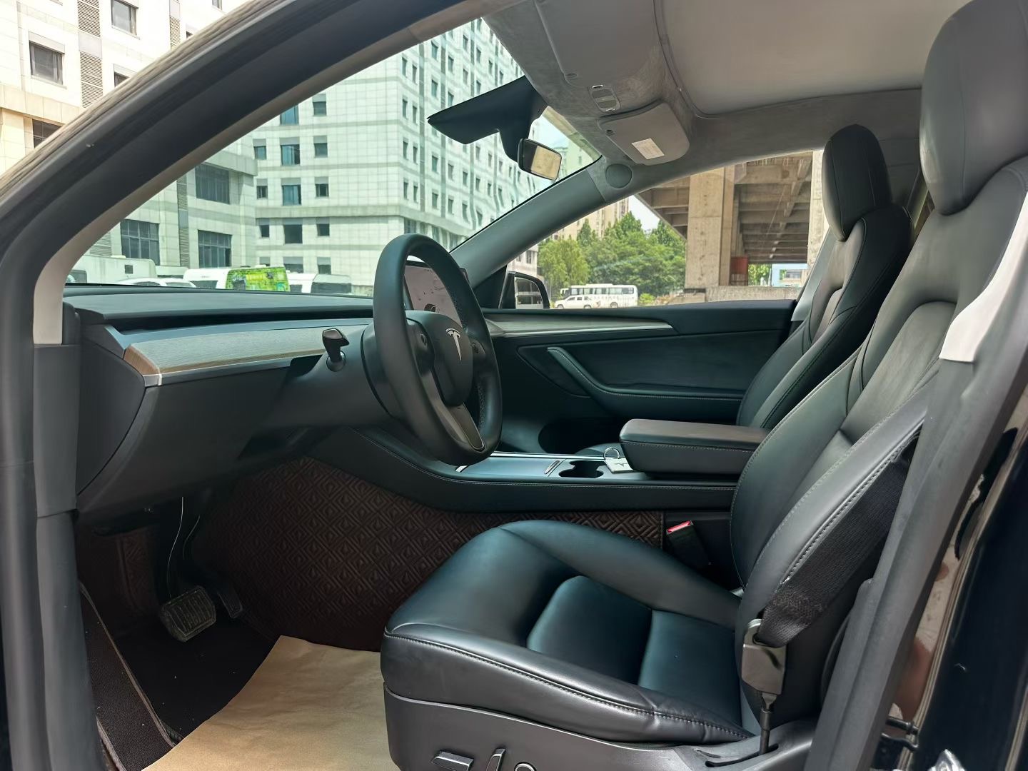 Tesla Model Y 2021 #4 Tesla Model Y 2021 car image #4