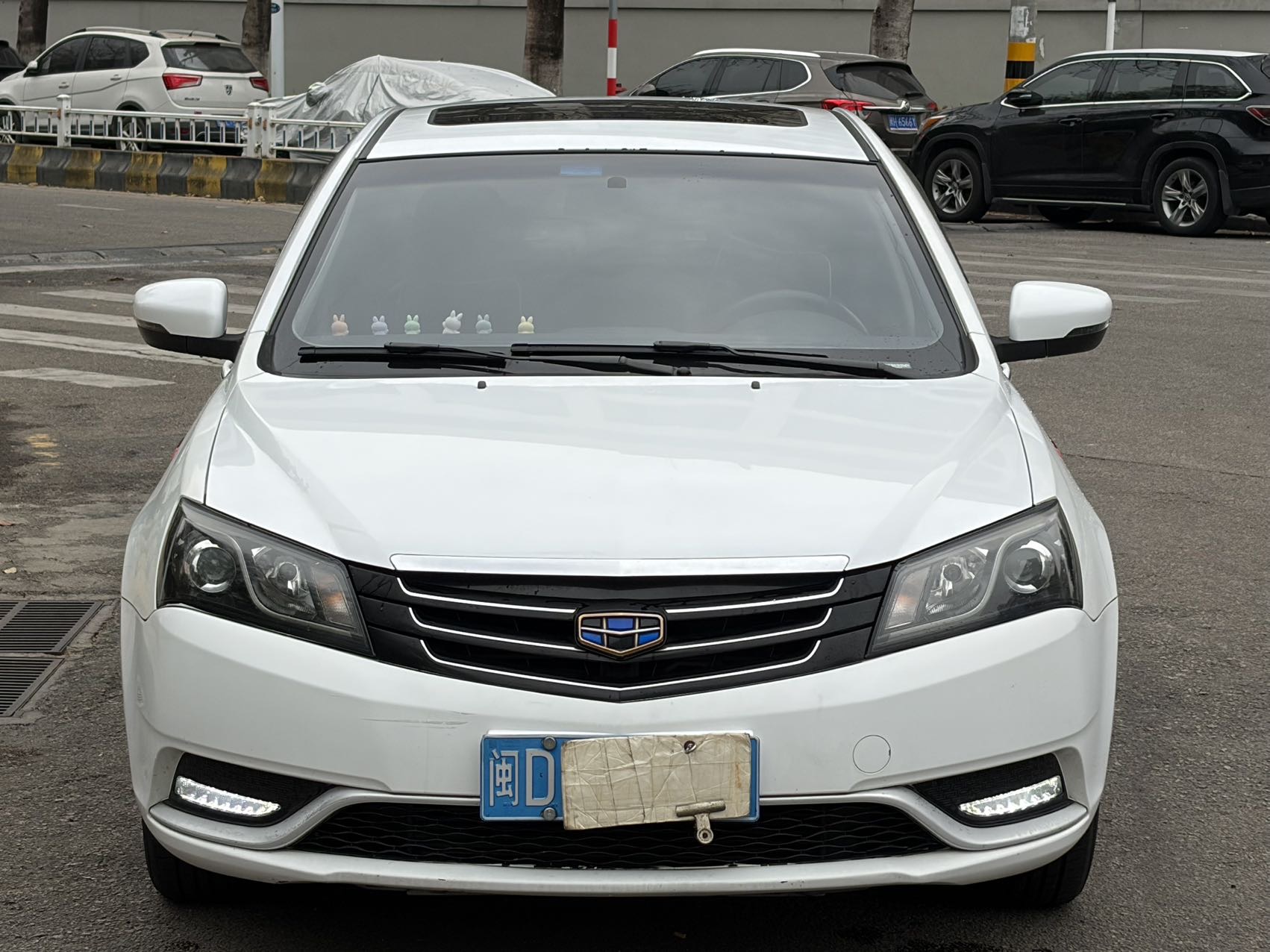 GEELY Emgrand 2016 car image #2