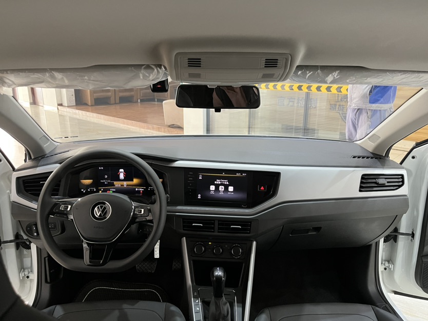 Volkswagen Polo 2023 car image #9