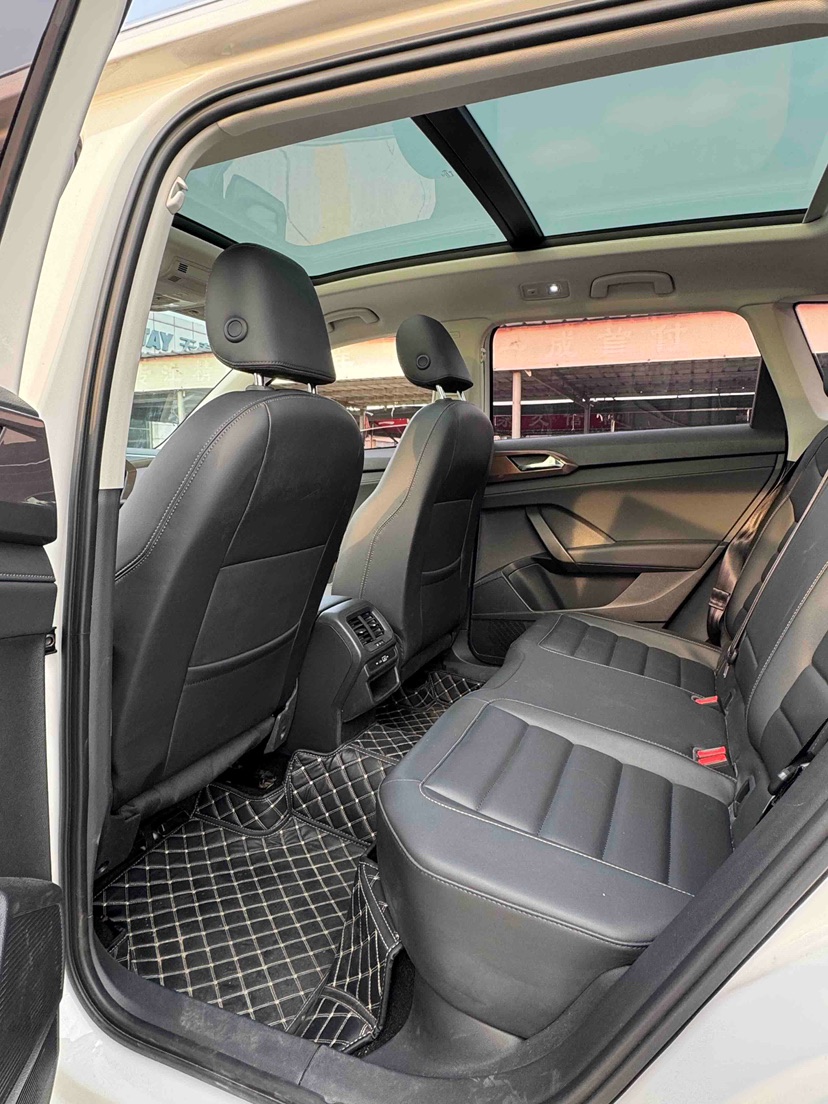 Volkswagen Tharu 2023 car image #13