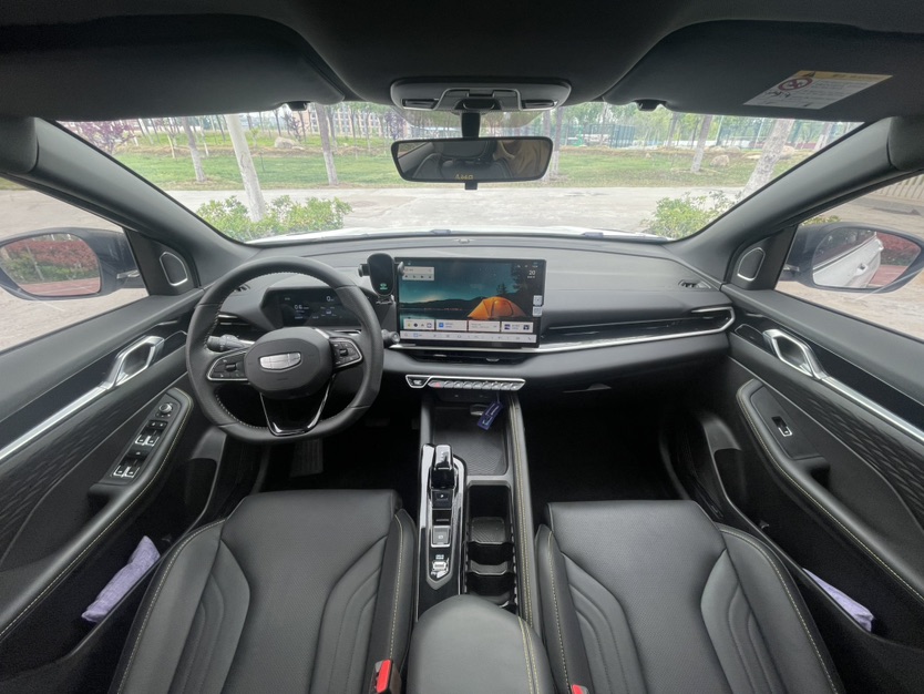 GEELY Coolray 2025 car image #8
