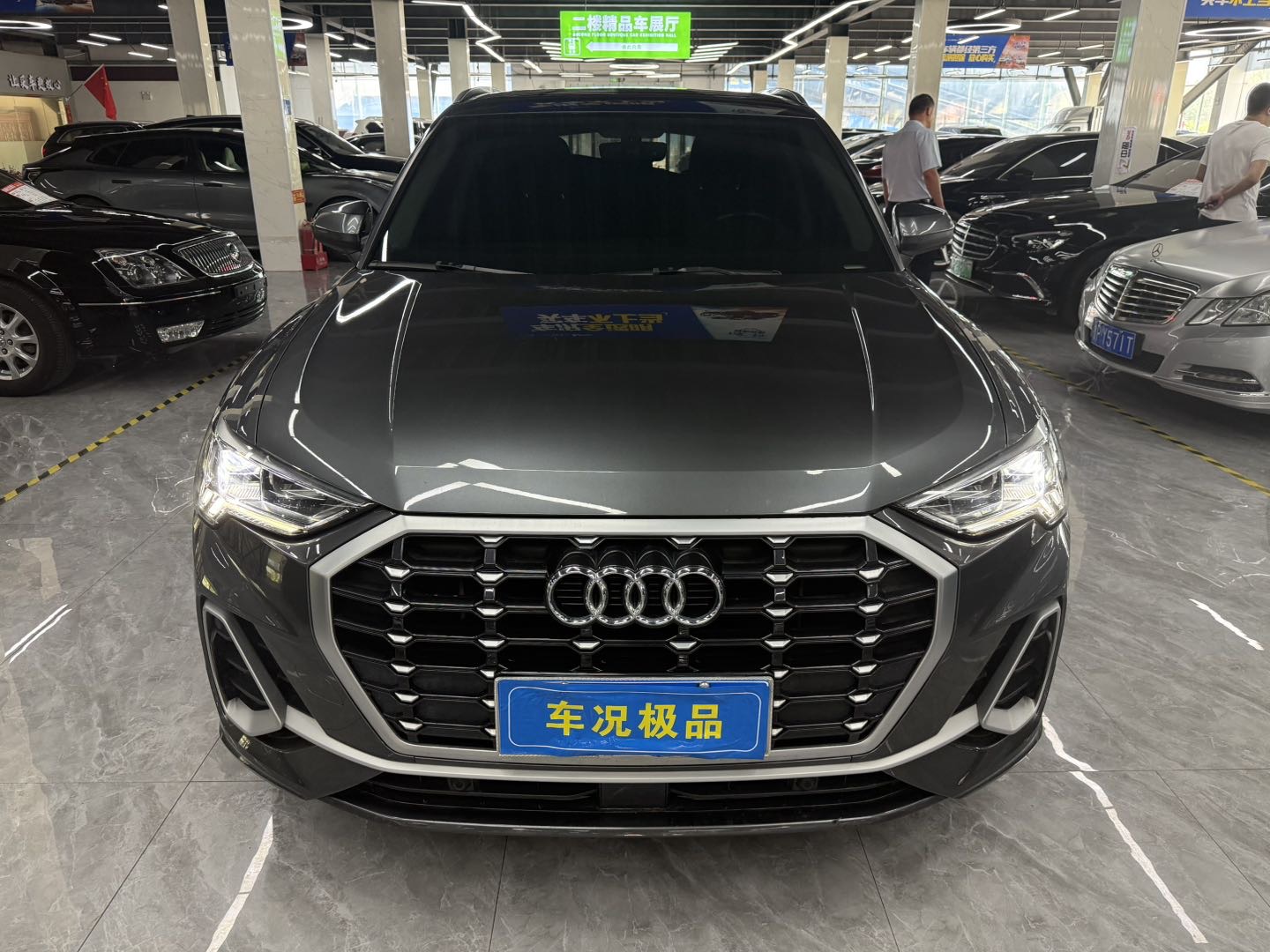 Audi Q3 2022 car image #2