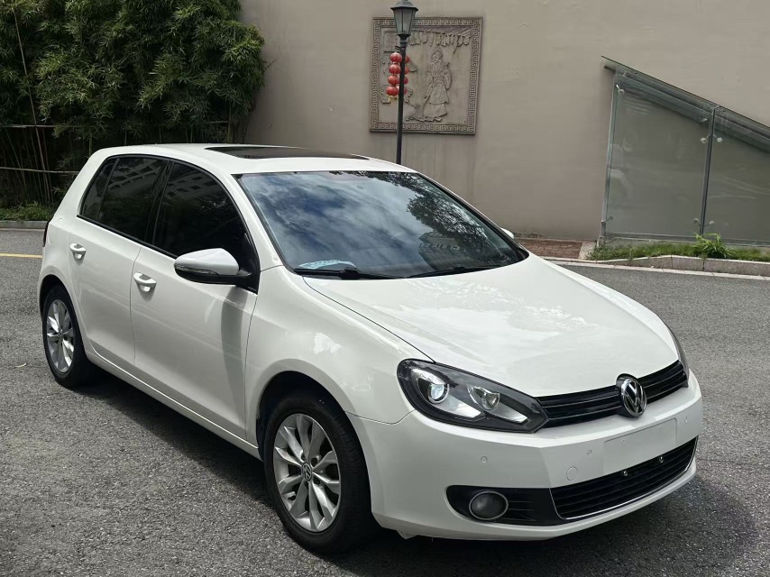 Volkswagen Golf 2013 car image #2
