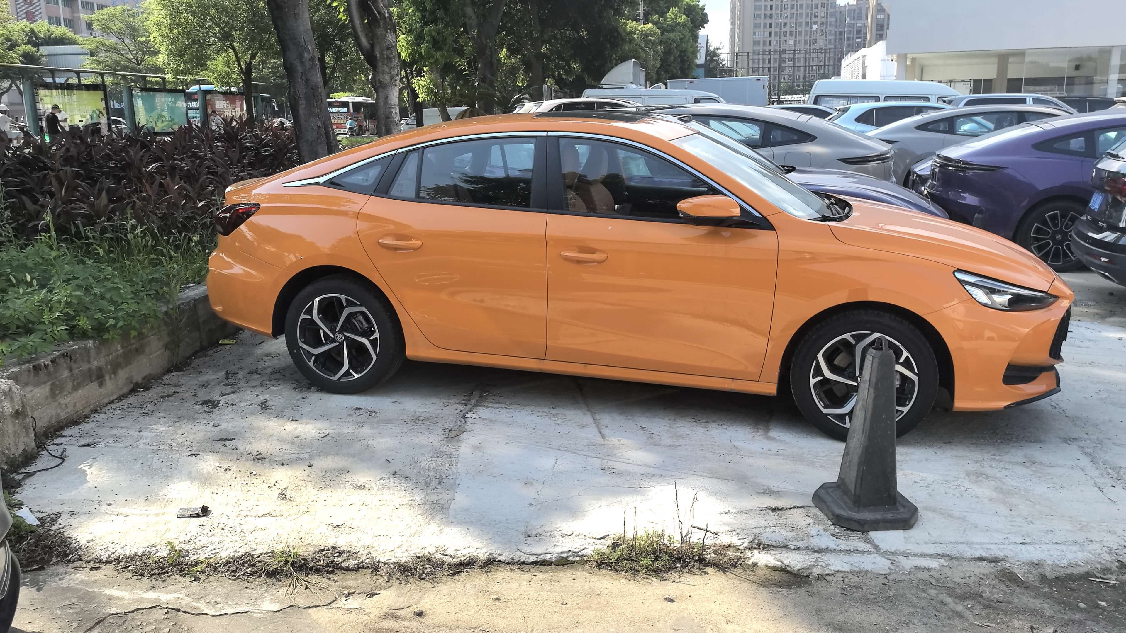 MG 5 2025 car image #2