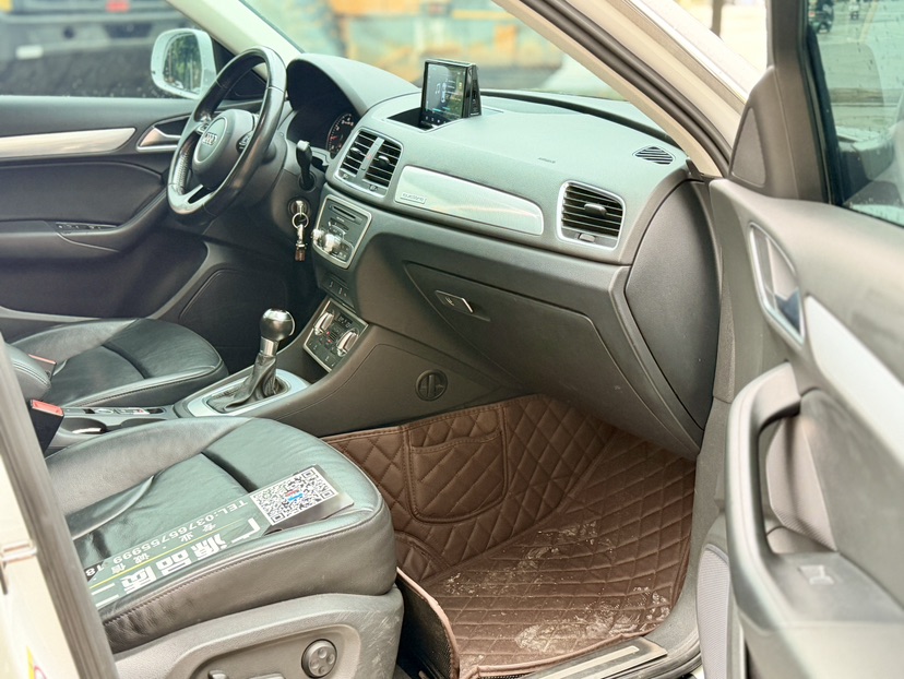 Audi Q3 2015 car image #9