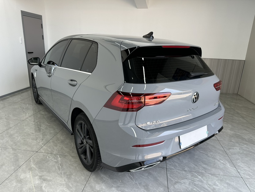 Volkswagen Golf 2022 car image #4