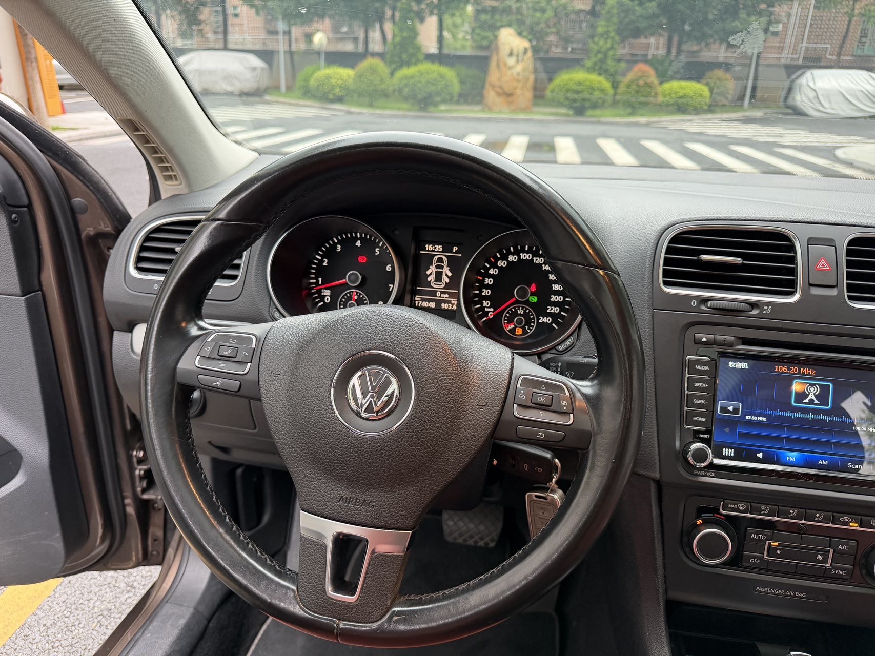 Volkswagen Golf (Imported) 2014 #9 Volkswagen Golf (Imported) 2014 car image #9