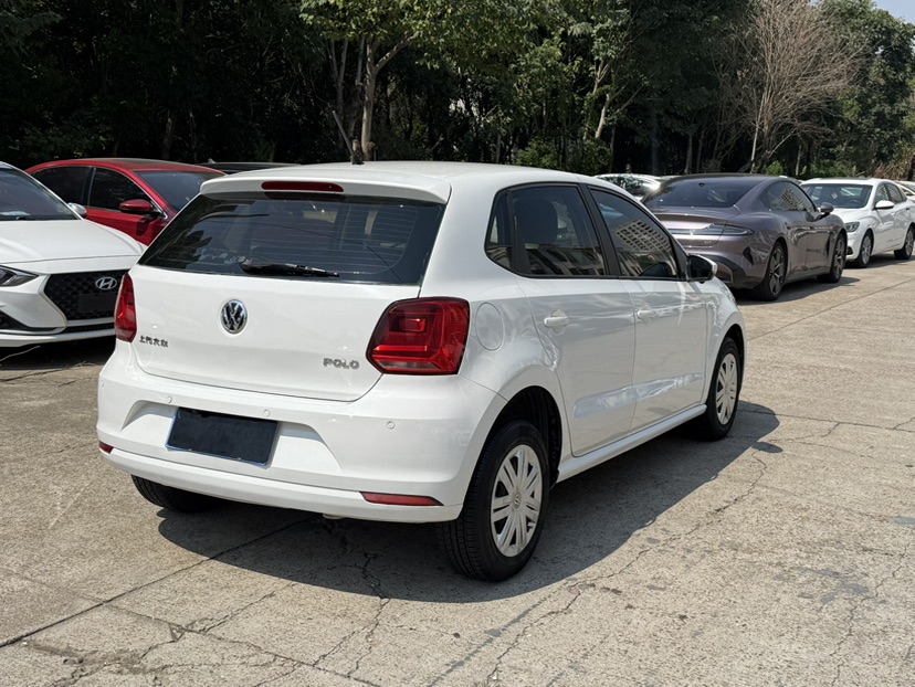 Volkswagen Polo 2017 car image #9