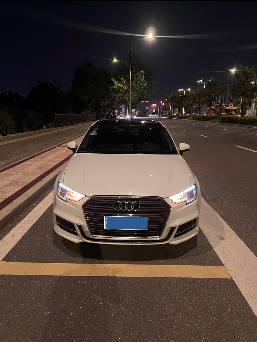 Audi A3 2018 car image #2