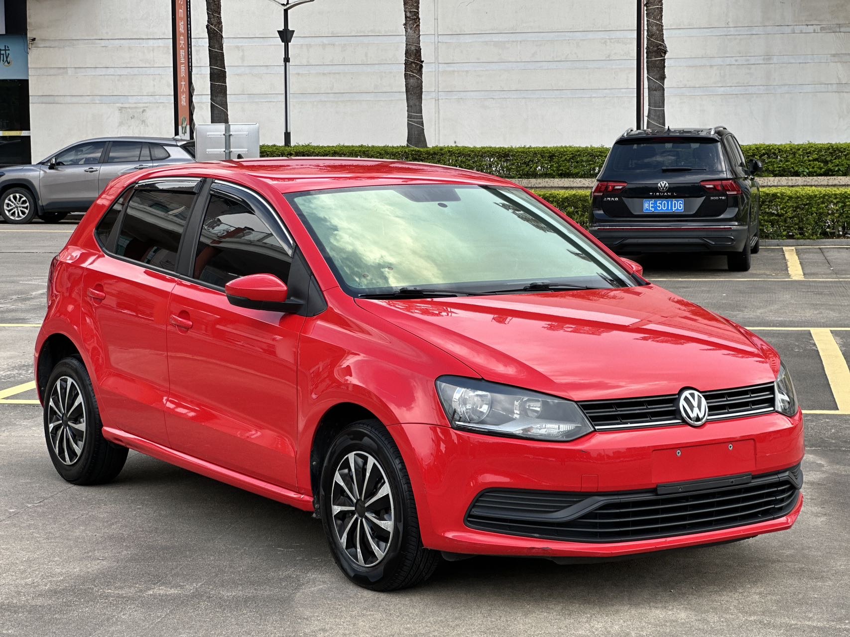 Volkswagen Polo 2014 car image #2