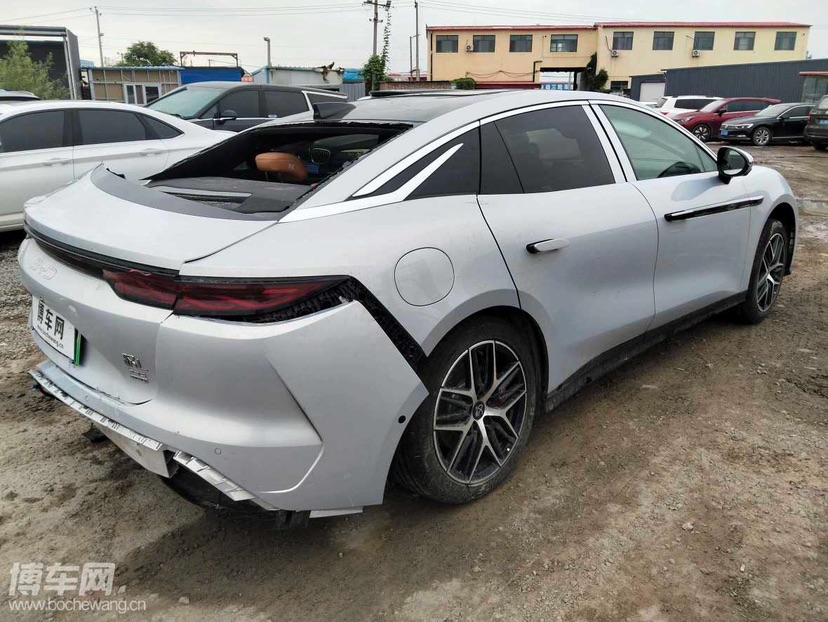 BYD HanL 2025 صورة سيارة #22