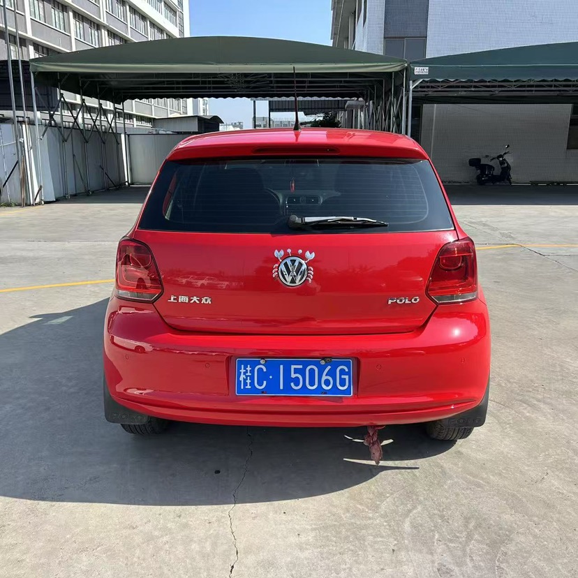 Volkswagen Polo 2014 car image #9