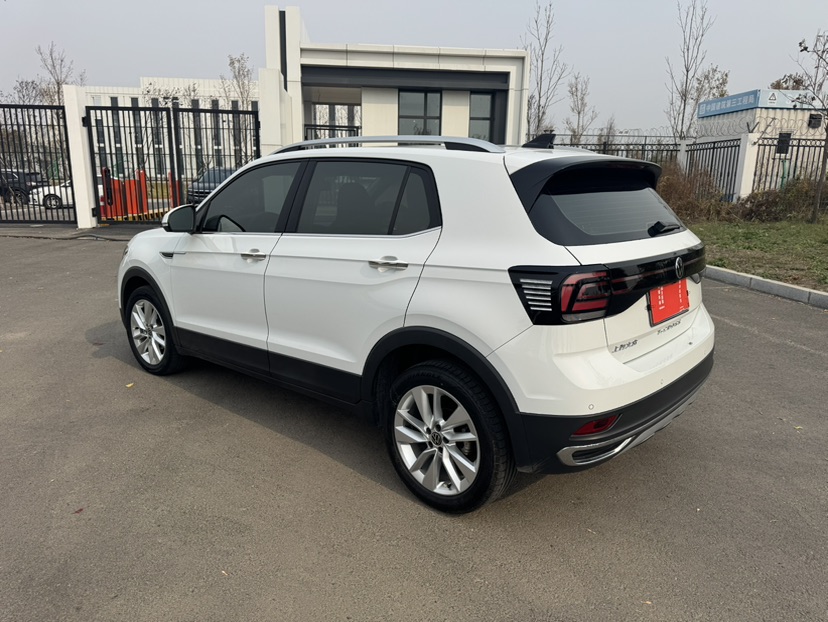 Volkswagen T-Cross 2023 #6 Volkswagen T-Cross 2023 car image #6